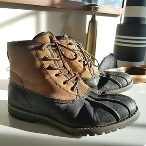 Duck boots
